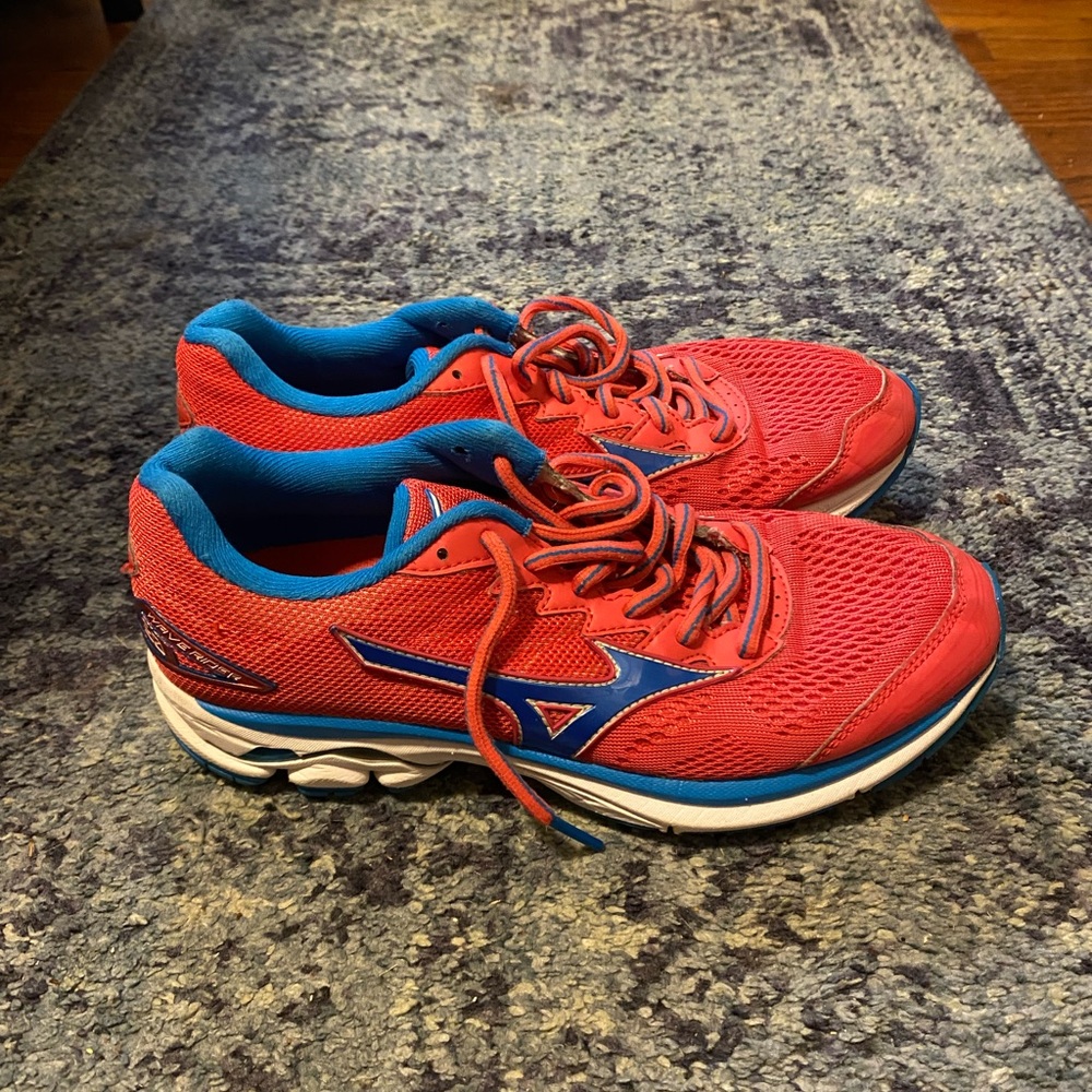 Mizuno Running Shoes Size 8